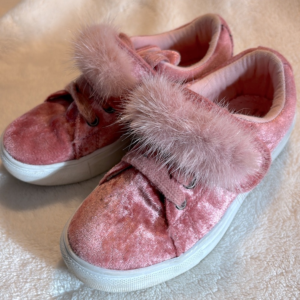 Hoo Girls Pink Velour Sneaker Faux Rabbit Fur Size 11